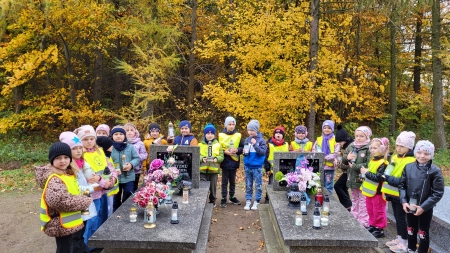 ''SZKOŁA PAMIĘTA''