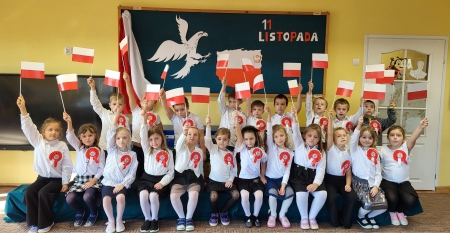 ''SZKOŁA DO HYMNU''