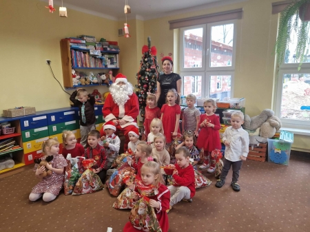 Wigilia przedszkolna oraz wizyta Świętego Mikołaja 